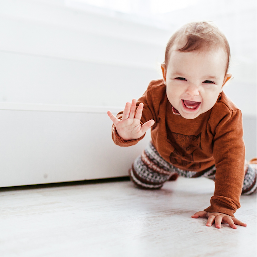 Boire, bouger, s’apaiser : stratégies pour le bien-être de bébé